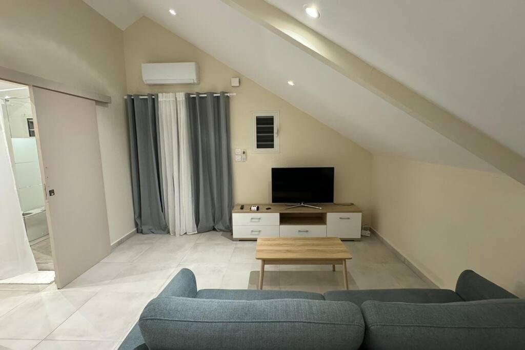 Grand Studio Charmant, Tout Equipe… แซงต์-เดอนี ภายนอก รูปภาพ