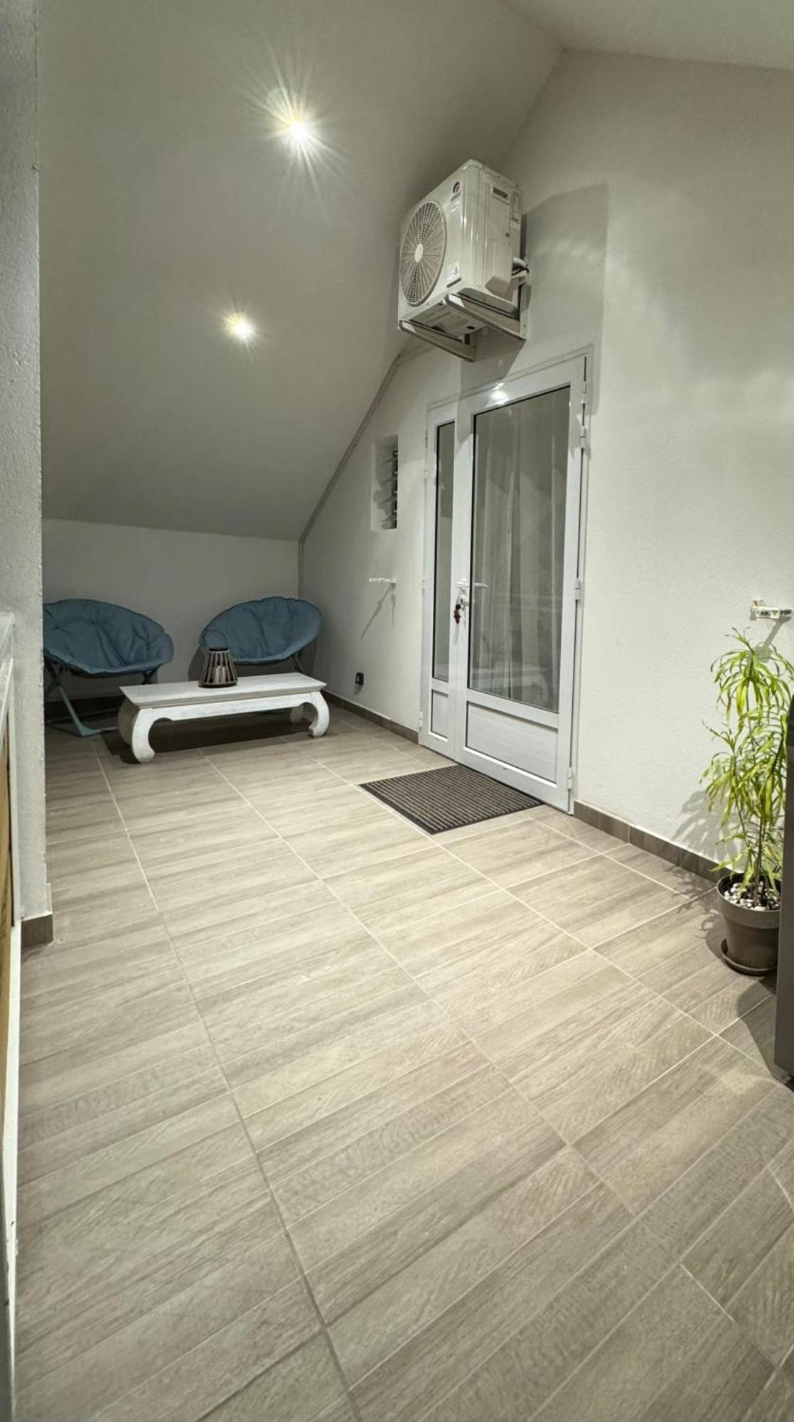 Grand Studio Charmant, Tout Equipe… แซงต์-เดอนี ภายนอก รูปภาพ